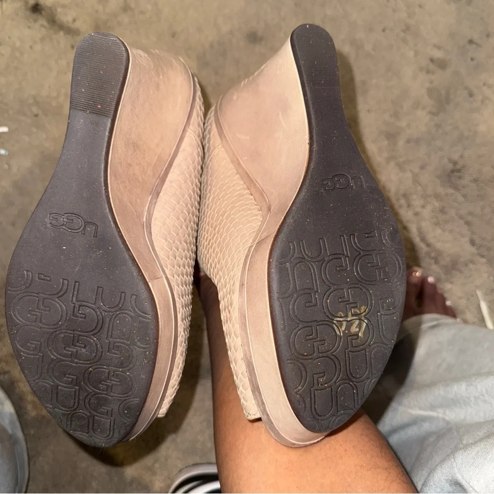 UGG‎ Textured Tan Wedge Booties